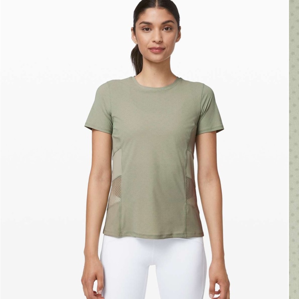 Lululemon Athletica Shirt with mesh  Size Large  No Size 🏷️